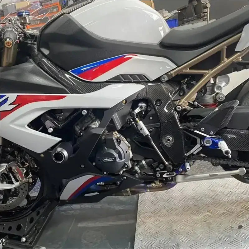 Einstellbare Motorrad-Fußrastenanlage für BMW S1000RR (2019–2024) und M1000RR (2021–2024) - Lavender