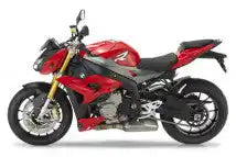 Elegantes rotes und schwarzes BMW S1000R Motorrad mit goldenen Gabeln.