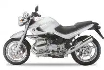 Silbernes BMW R1150R-Motorrad mit offenem Motor und doppelten Auspuffrohren.